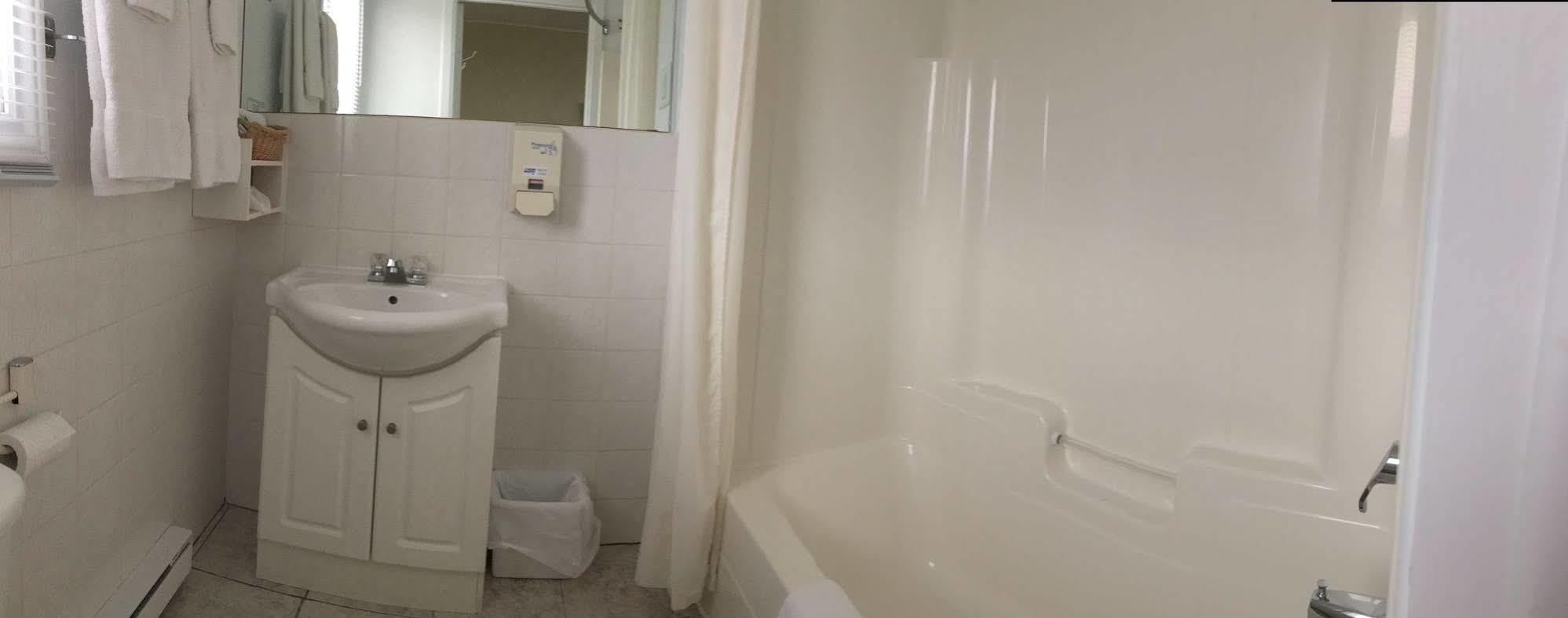 Motel サント・フラヴィ エクステリア 写真