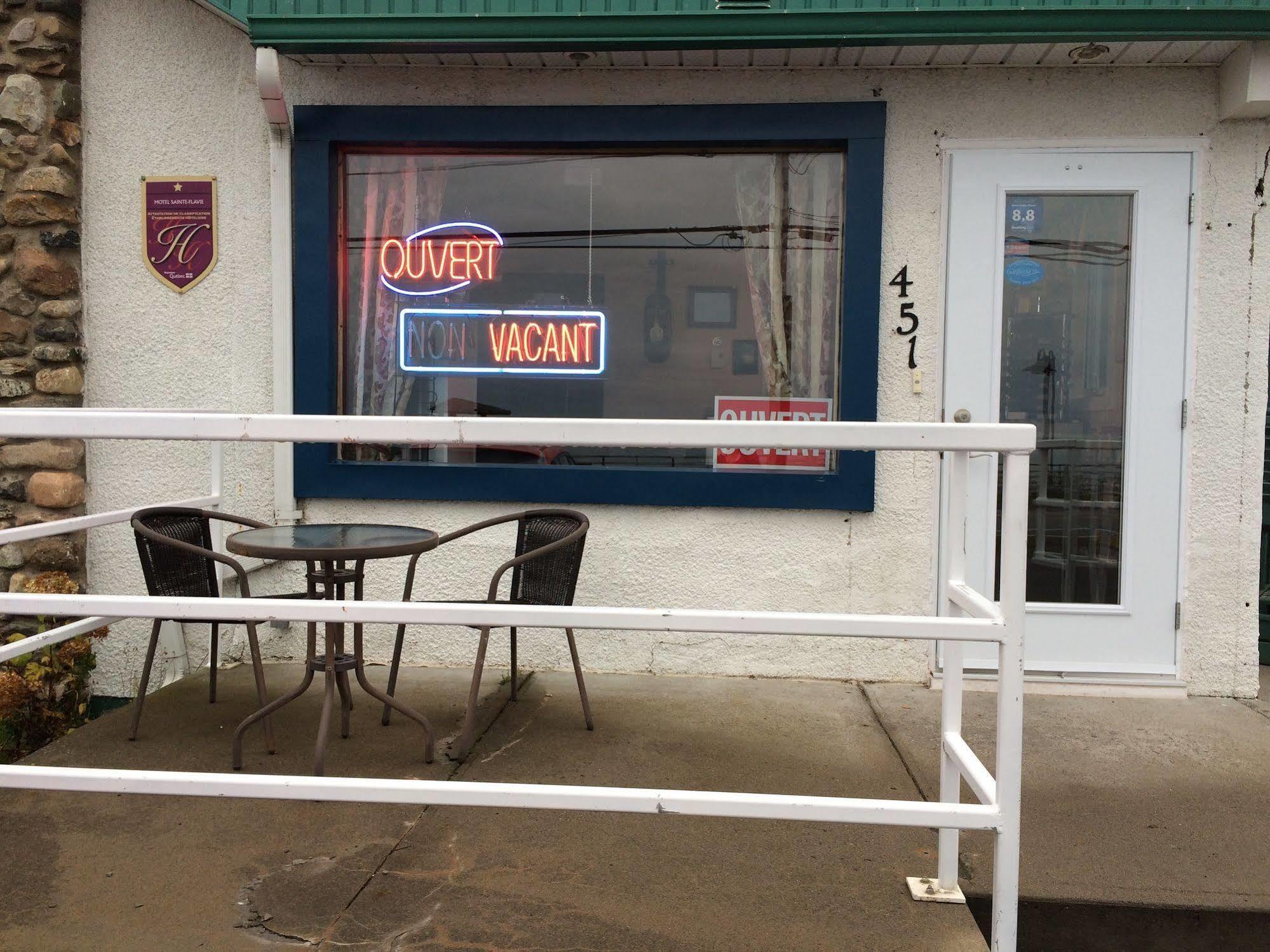 Motel サント・フラヴィ エクステリア 写真